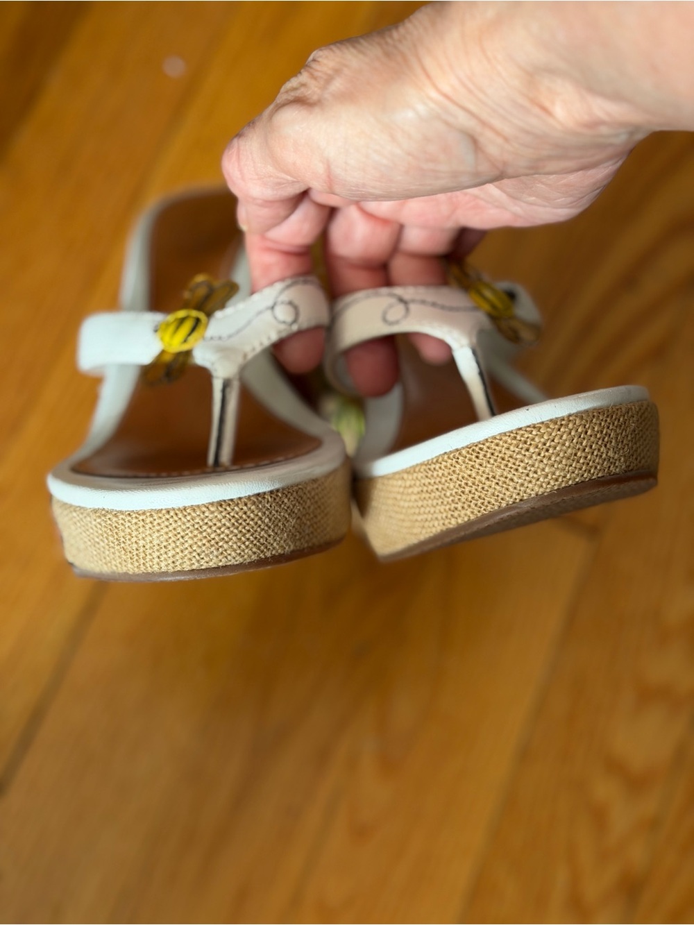 Coach White Leather Bee Embellished Thong Mules 7.5 Y2K vintage pristine - Picture 7 of 7